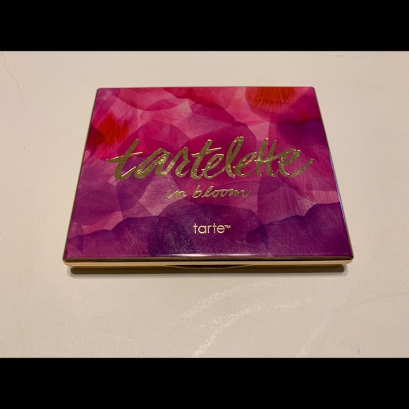 Tartelette in Bloom eyeshadow palette - Picture 1 of 3